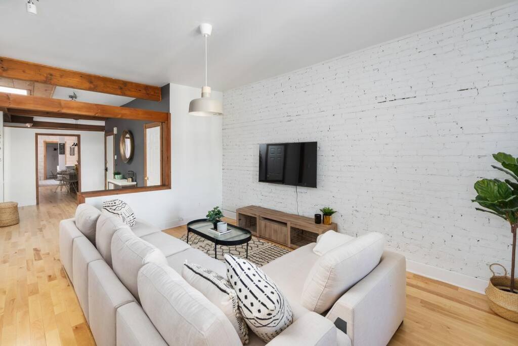 Chic Mile-End 3Br Getaway - Free Parking, Sleeps 8 Apartamento Montréal Exterior foto